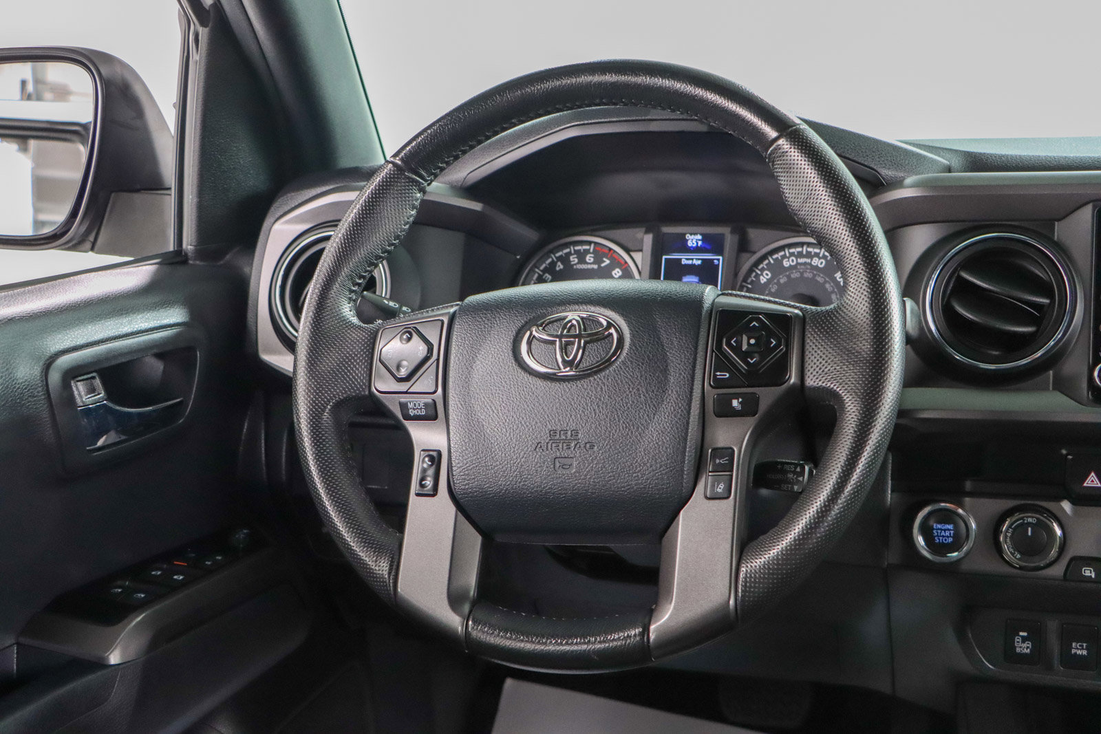 Used 2023 Toyota Tacoma TRD Off-Road image 12