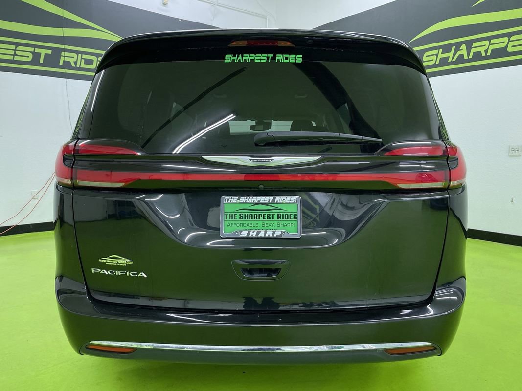 Used 2022 Chrysler Pacifica Touring-L image 8