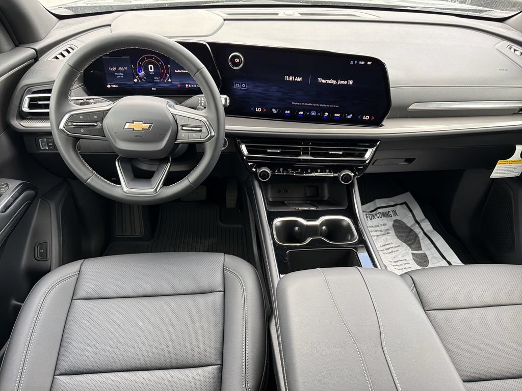 New 2026 Chevrolet Traverse LT w/ Sun and Wheel Package FWD image 11