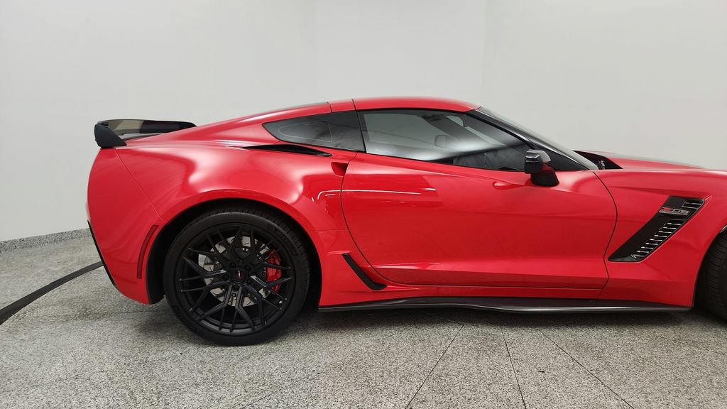 Used 2015 Chevrolet Corvette Z06 w/ Chrome Badge Package RWD image 26