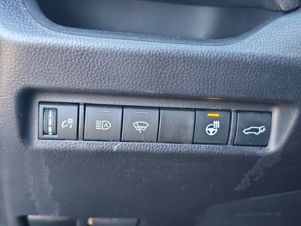 Certified 2022 Toyota RAV4 XLE w/ Convenience Package AWD/4WD image 9