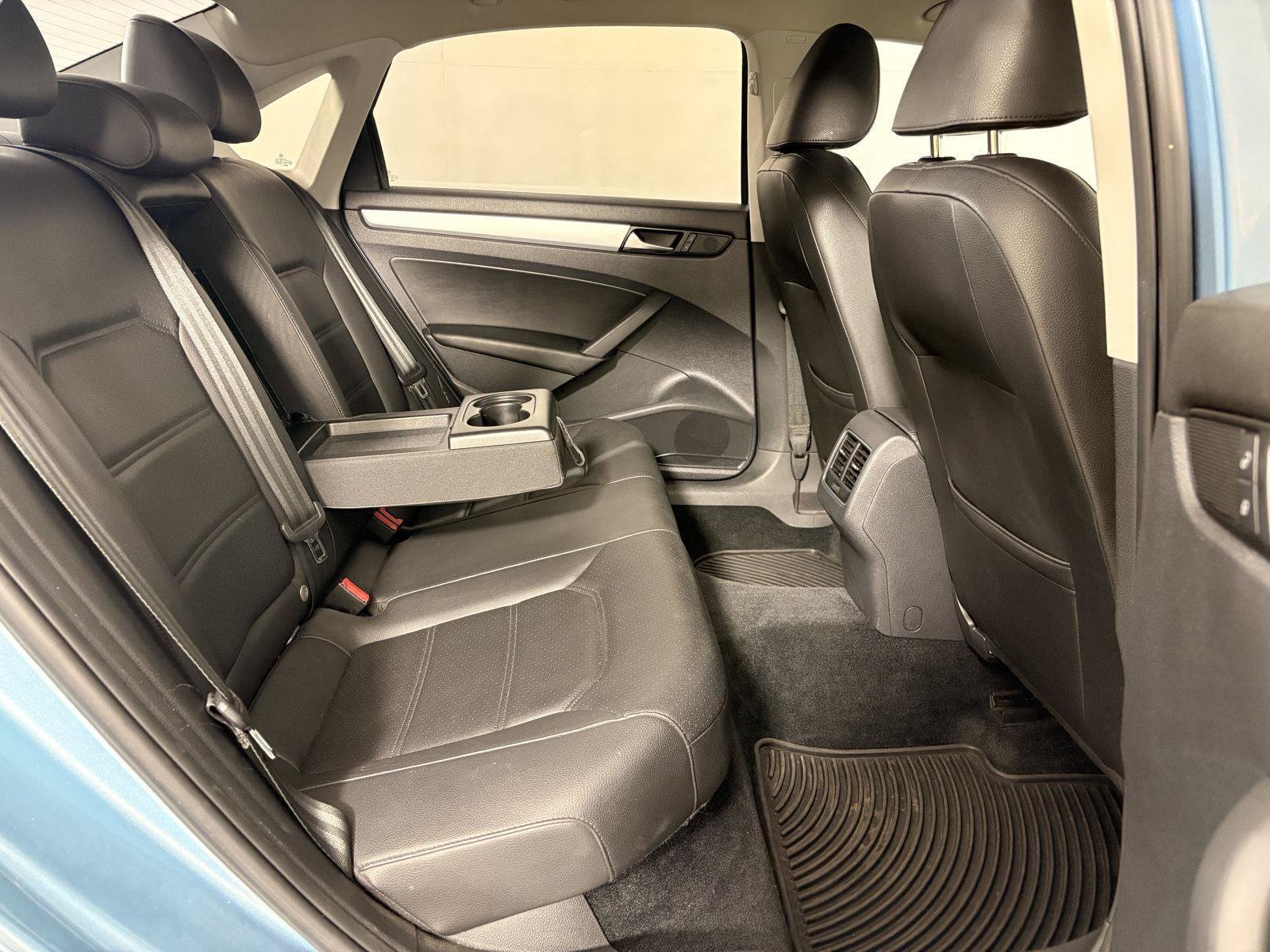 Used 2013 Volkswagen Passat 2.5 SE FWD image 19
