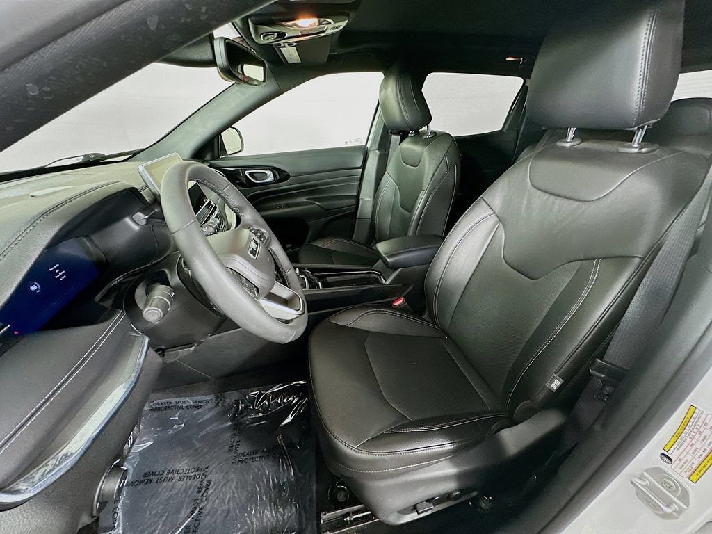Certified 2023 Jeep Compass High Altitude AWD/4WD image 32