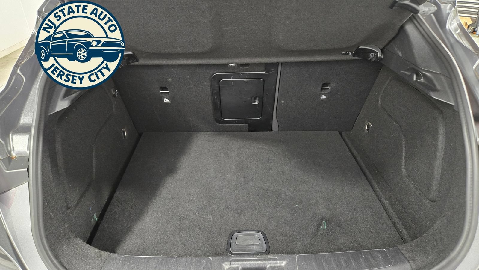 Used 2018 INFINITI QX30 AWD image 33