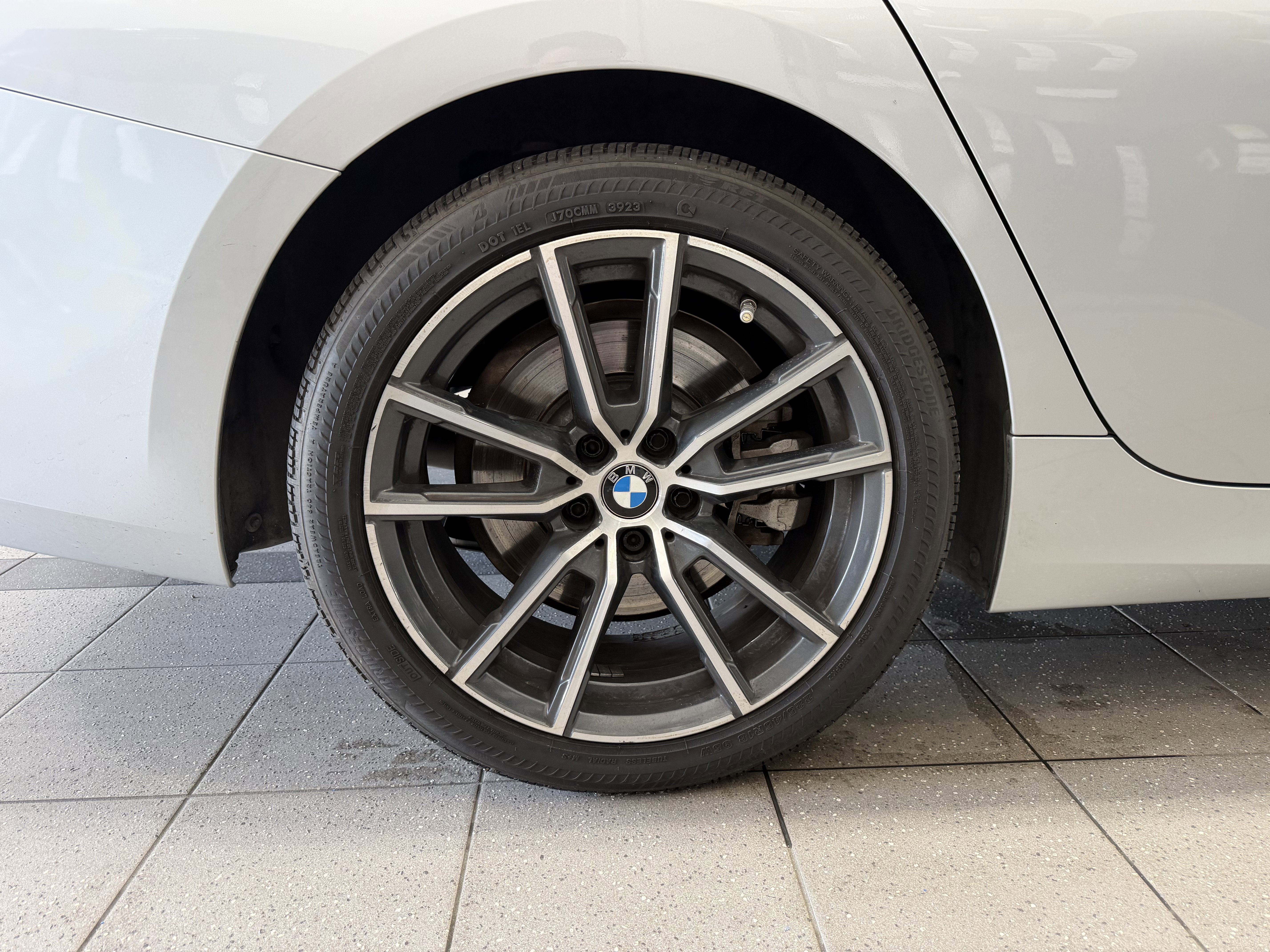 Used 2019 BMW 330i Sedan w/ Premium Package RWD image 10