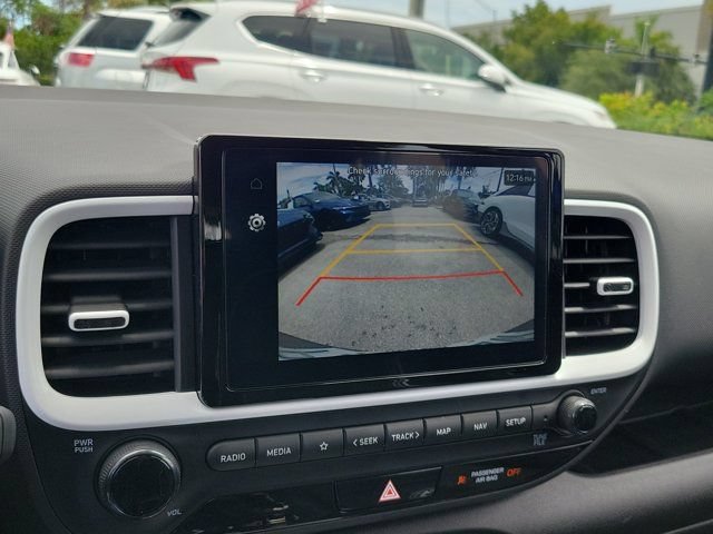 Used 2025 Hyundai Venue Limited FWD image 25
