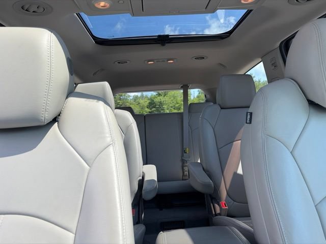 Used 2015 Chevrolet Traverse LT AWD/4WD image 40