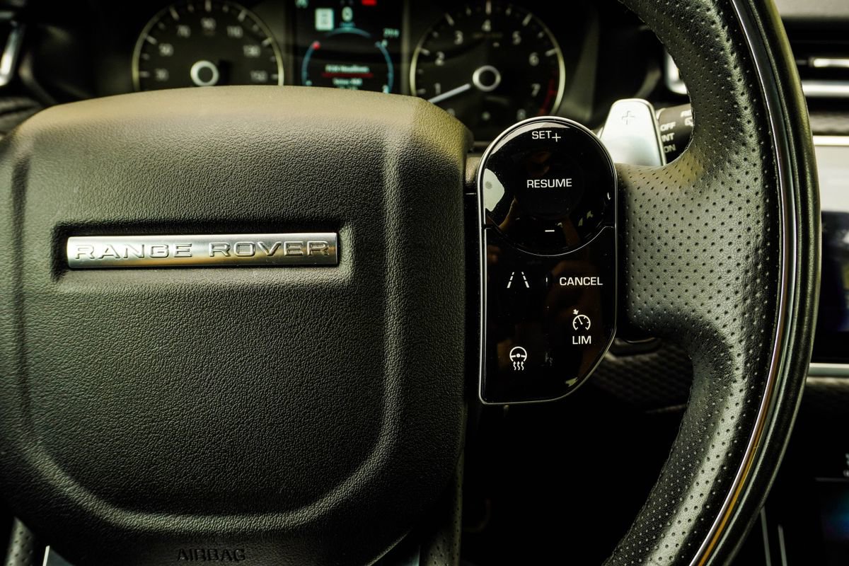 Used 2020 Land Rover Range Rover Velar R-Dynamic S image 27