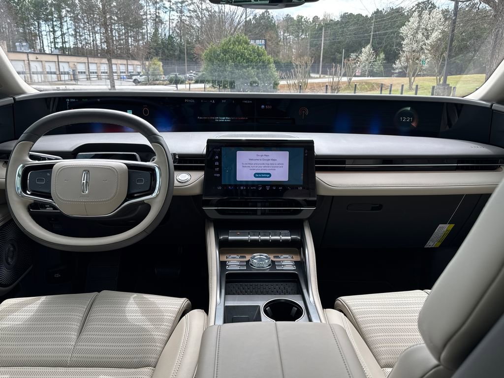 Used 2025 Lincoln Nautilus Reserve image 12