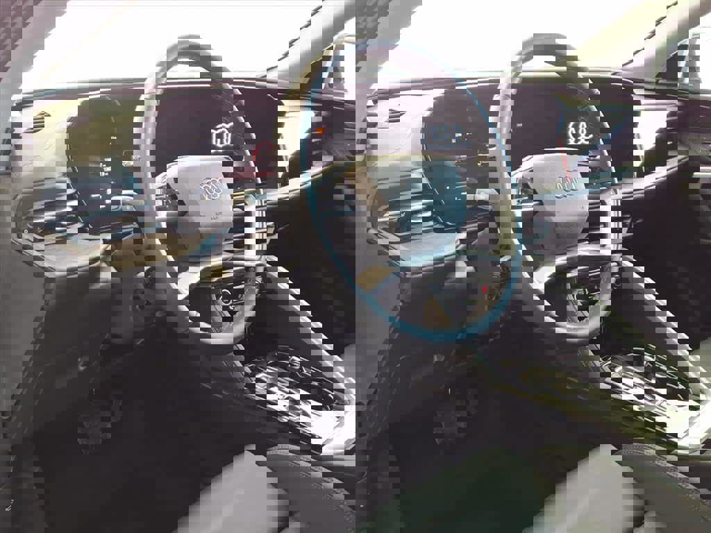 Used 2025 Audi Q5 Premium Plus w/ Premium Plus image 9