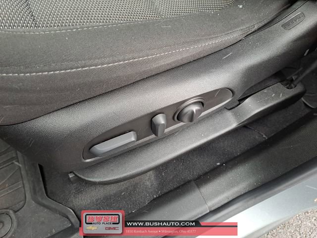 Used 2023 Chevrolet Traverse LT image 17