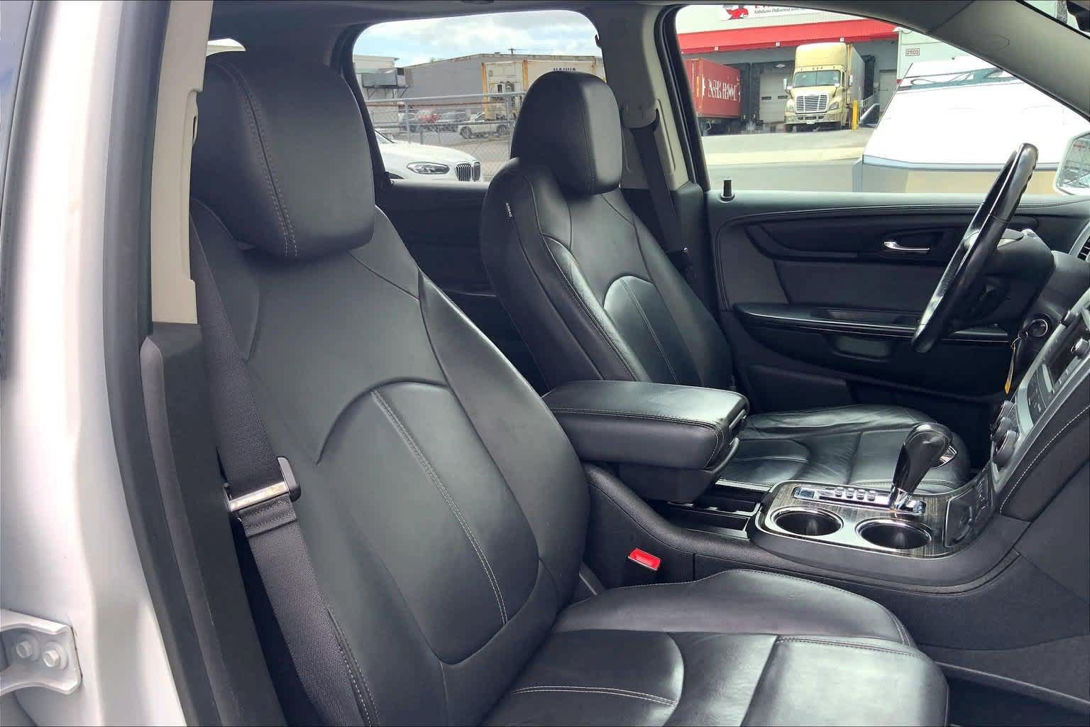 Used 2016 GMC Acadia SLT w/ Open Road Package FWD image 13