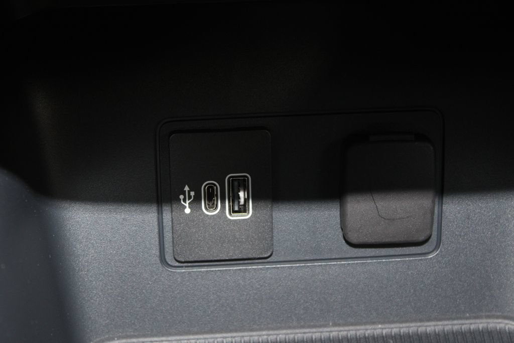 New 2026 Ford Explorer Active RWD image 41