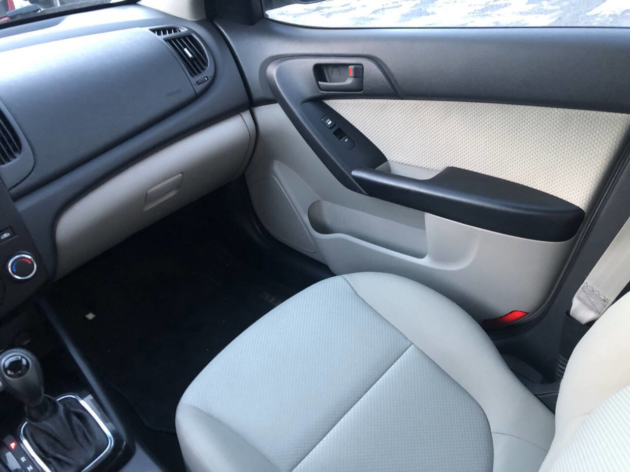 Used 2012 Kia Forte EX w/ Fuel Economy Pkg image 8