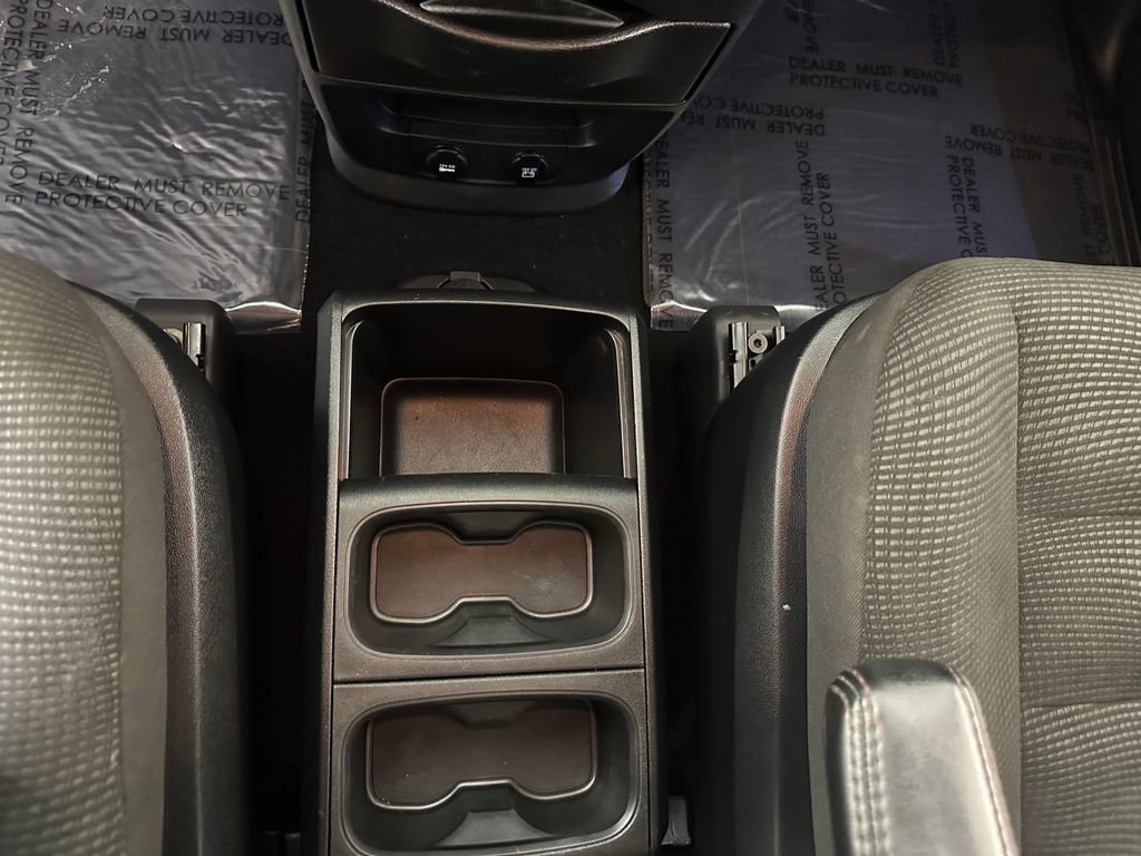 Used 2020 Dodge Grand Caravan SE image 28