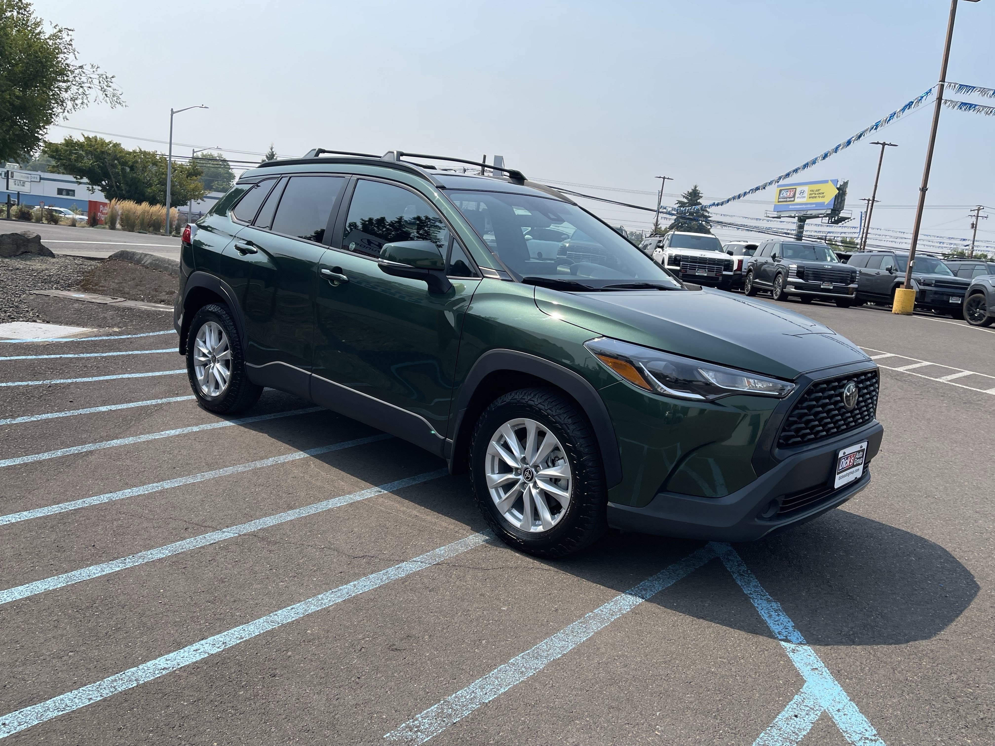 Used 2022 Toyota Corolla Cross LE w/ Moonroof Package AWD/4WD image 7