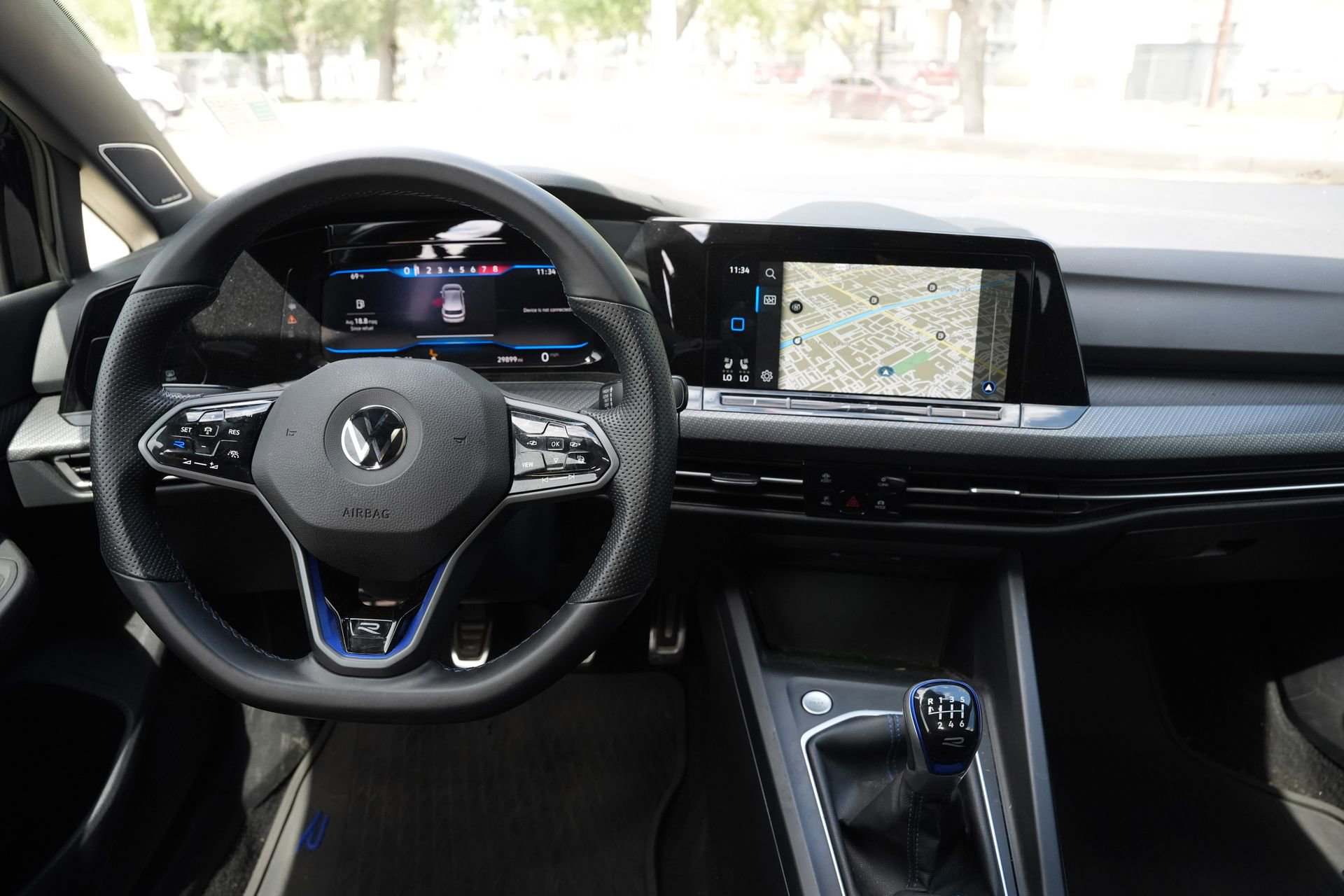 Used 2022 Volkswagen Golf R image 9