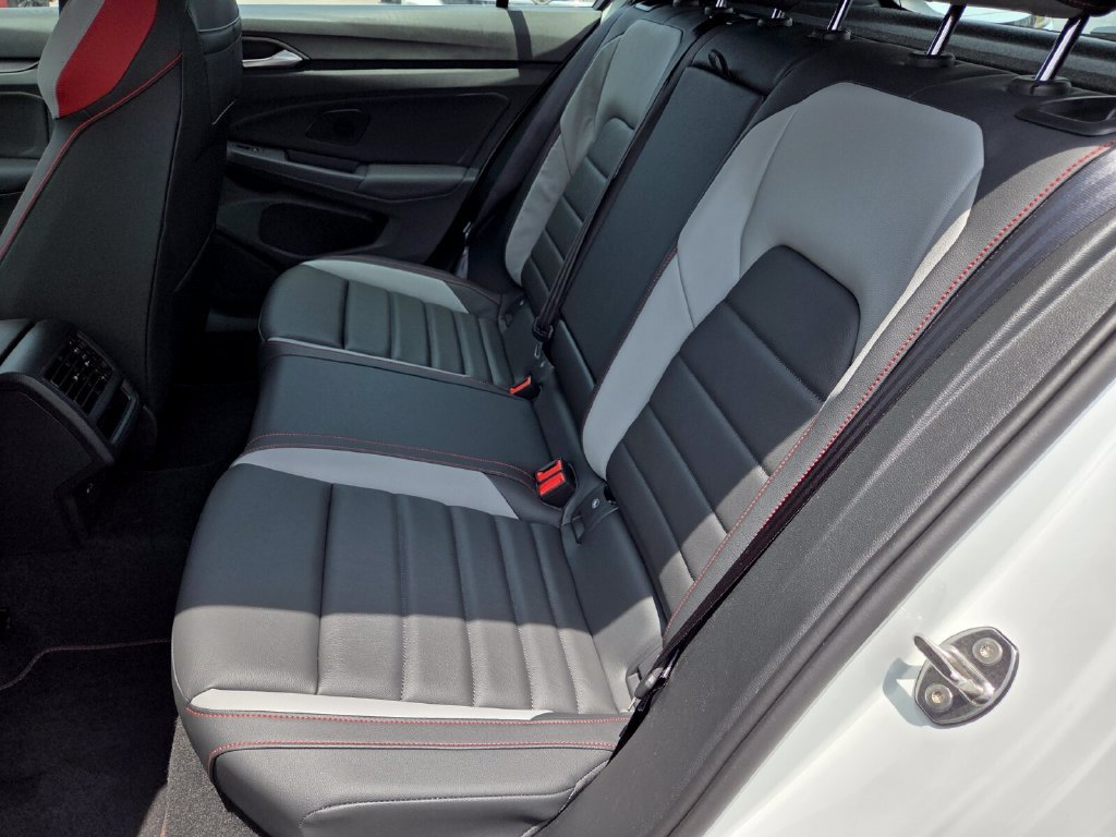 New 2026 Volkswagen GTI SE FWD image 23