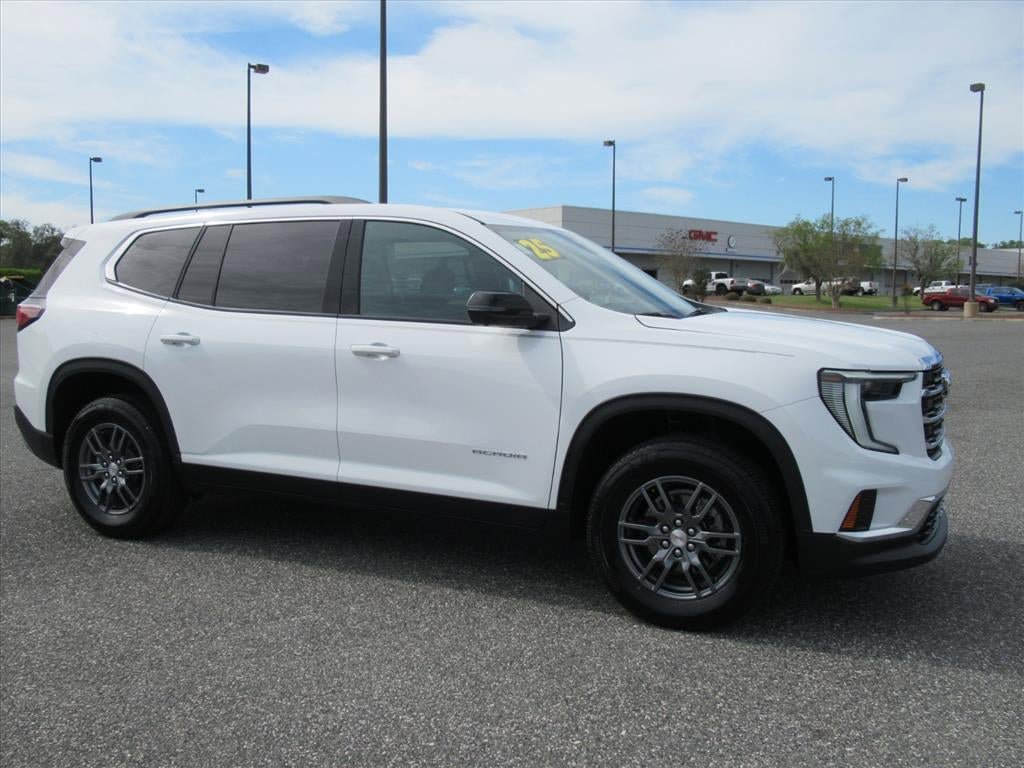 Used 2025 GMC Acadia Elevation FWD image 2