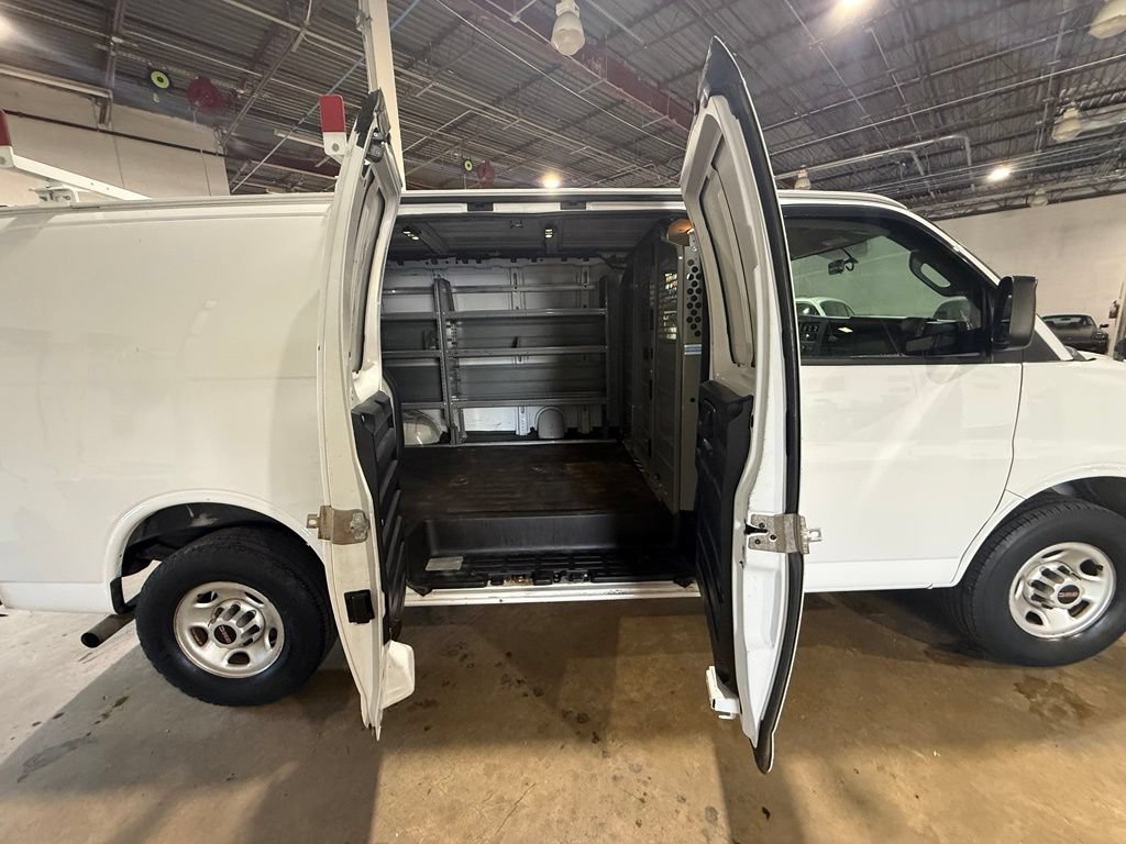 Used 2018 GMC Savana 2500 w/ Driver Convenience Package RWD image 16