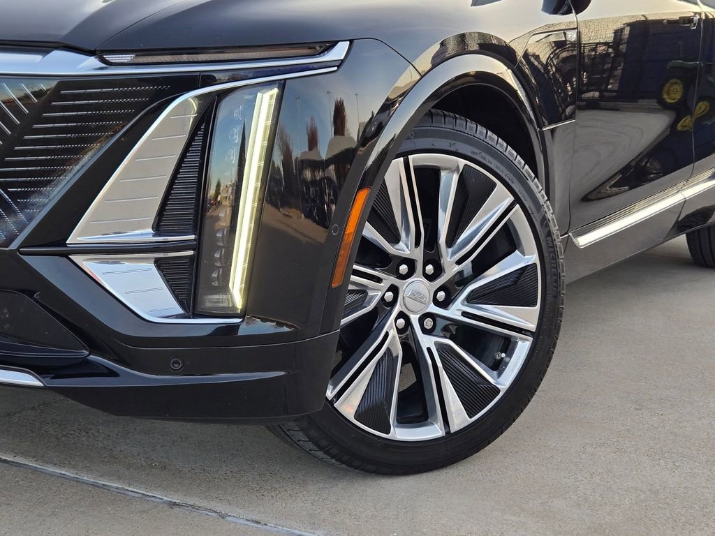 Certified 2024 Cadillac Lyriq Luxury w/ Nappa Leather Package image 7