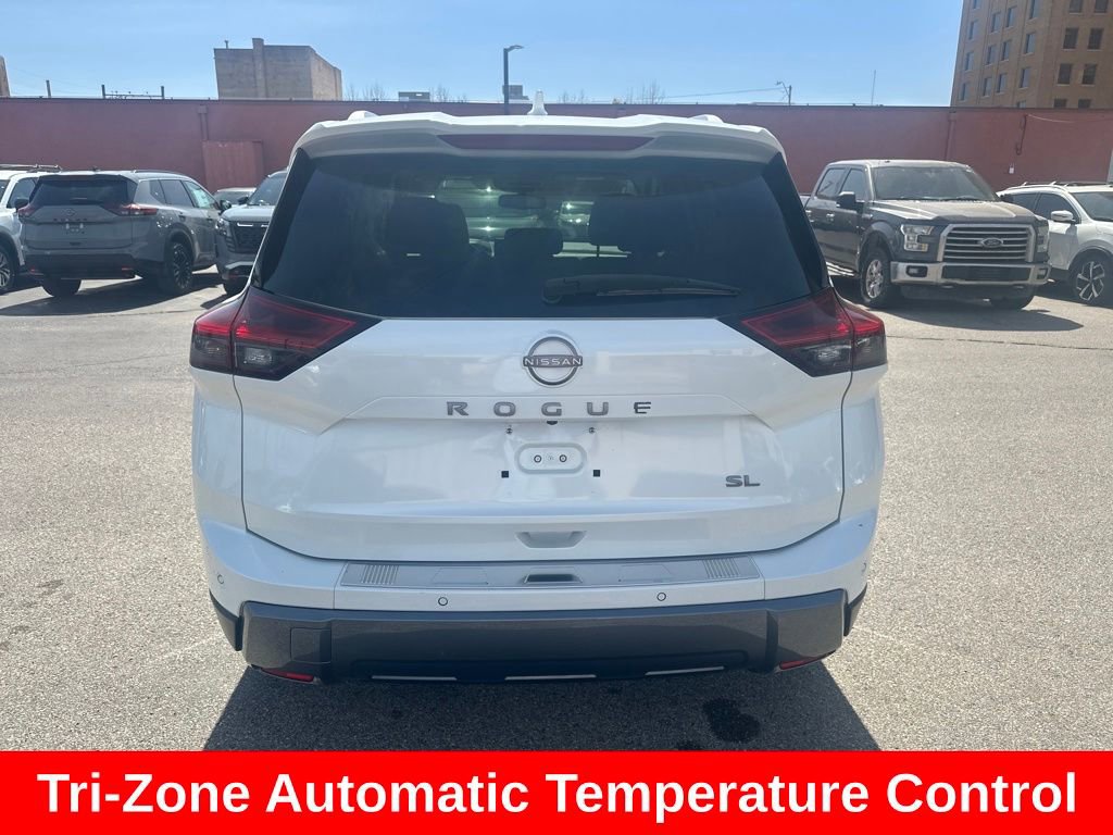 Certified 2024 Nissan Rogue SL w/ SL Premium Package FWD image 5