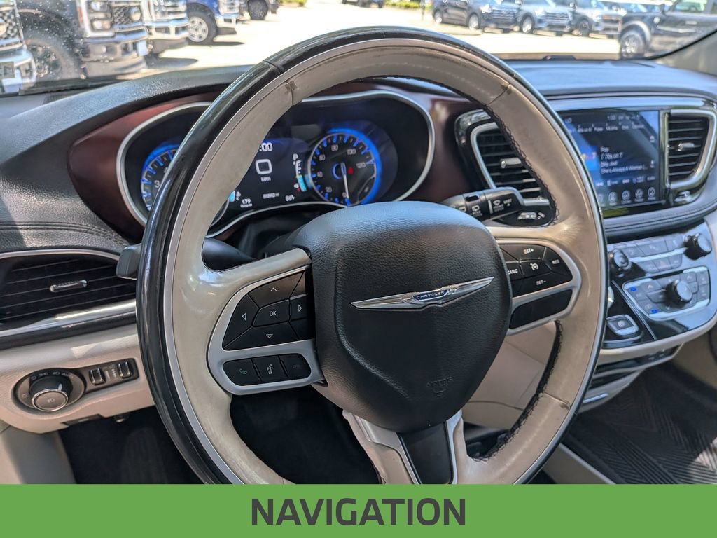 Used 2017 Chrysler Pacifica Limited FWD image 13