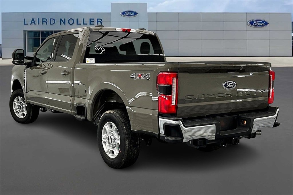 New 2026 Ford F250 XLT w/ XLT Premium Package image 3