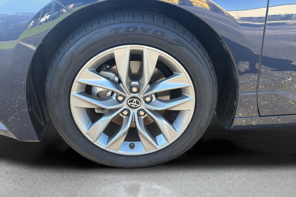 Certified 2019 Toyota Avalon XLE w/ Moonroof Package FWD image 9