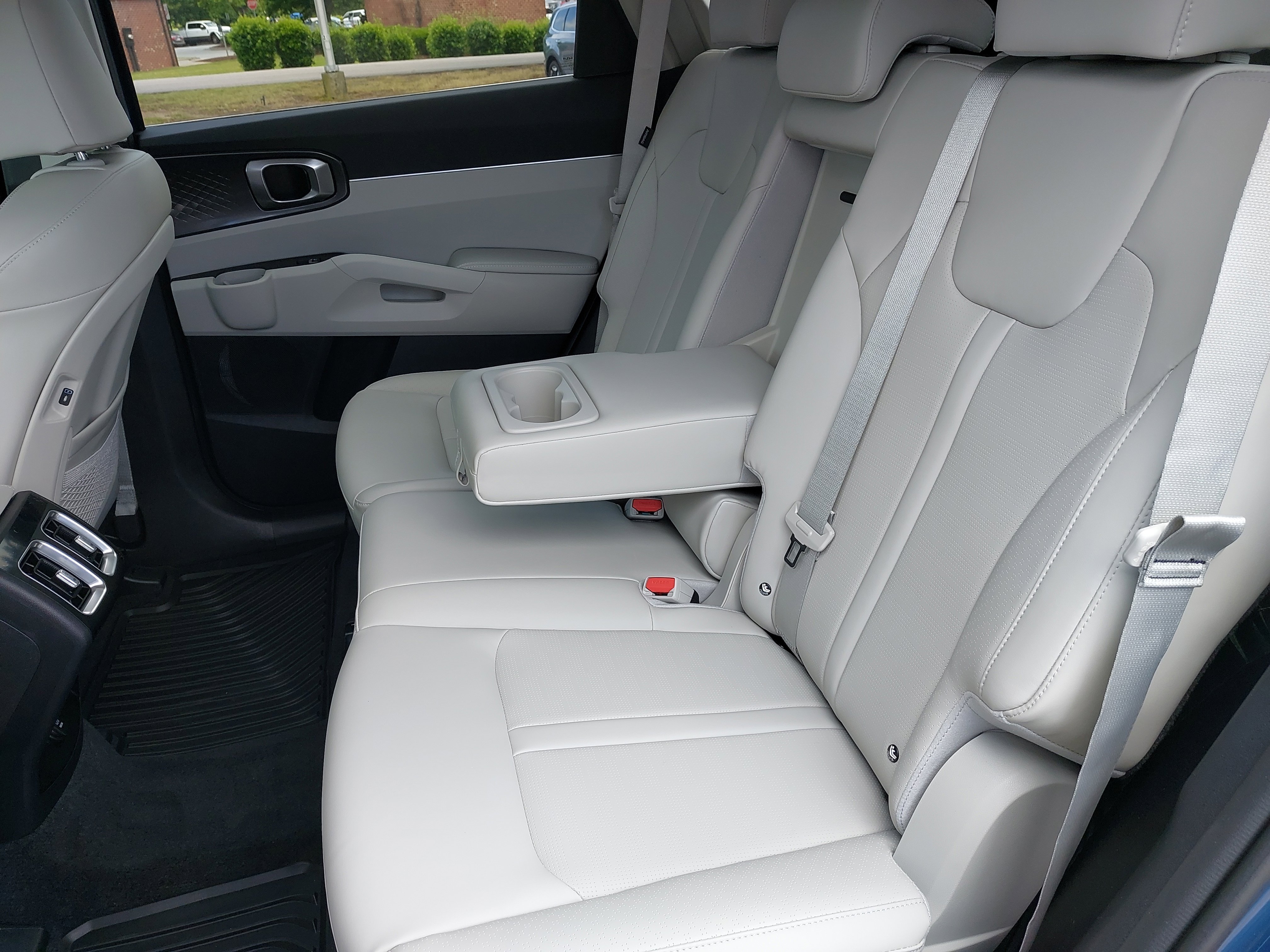 New 2025 Kia Sorento S w/ Panoramic Sunroof Package image 16