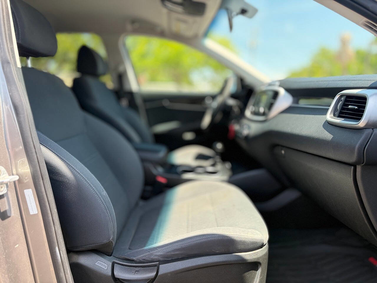 Used 2018 Kia Sorento L FWD image 22