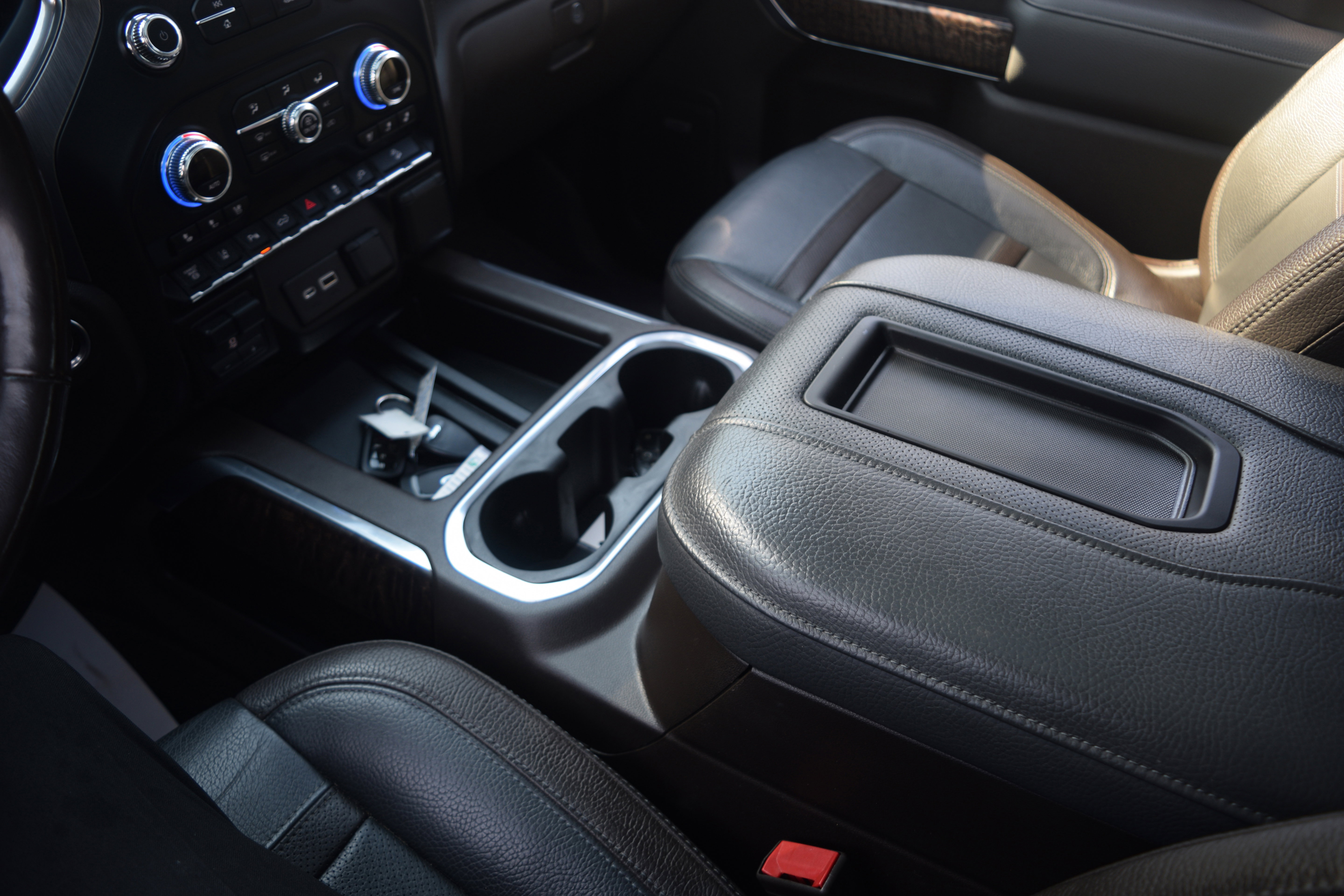 Used 2020 GMC Sierra 3500 Denali w/ Denali Ultimate Package image 12