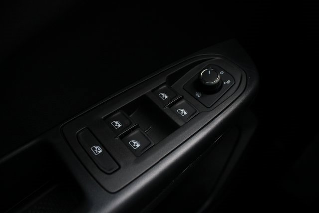 New 2025 Volkswagen Taos SE image 17