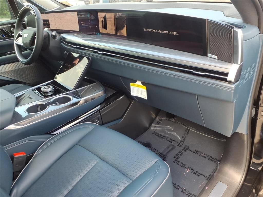 New 2026 Cadillac Escalade IQL Sport 2 w/ LPO, ONYX Package AWD/4WD image 8
