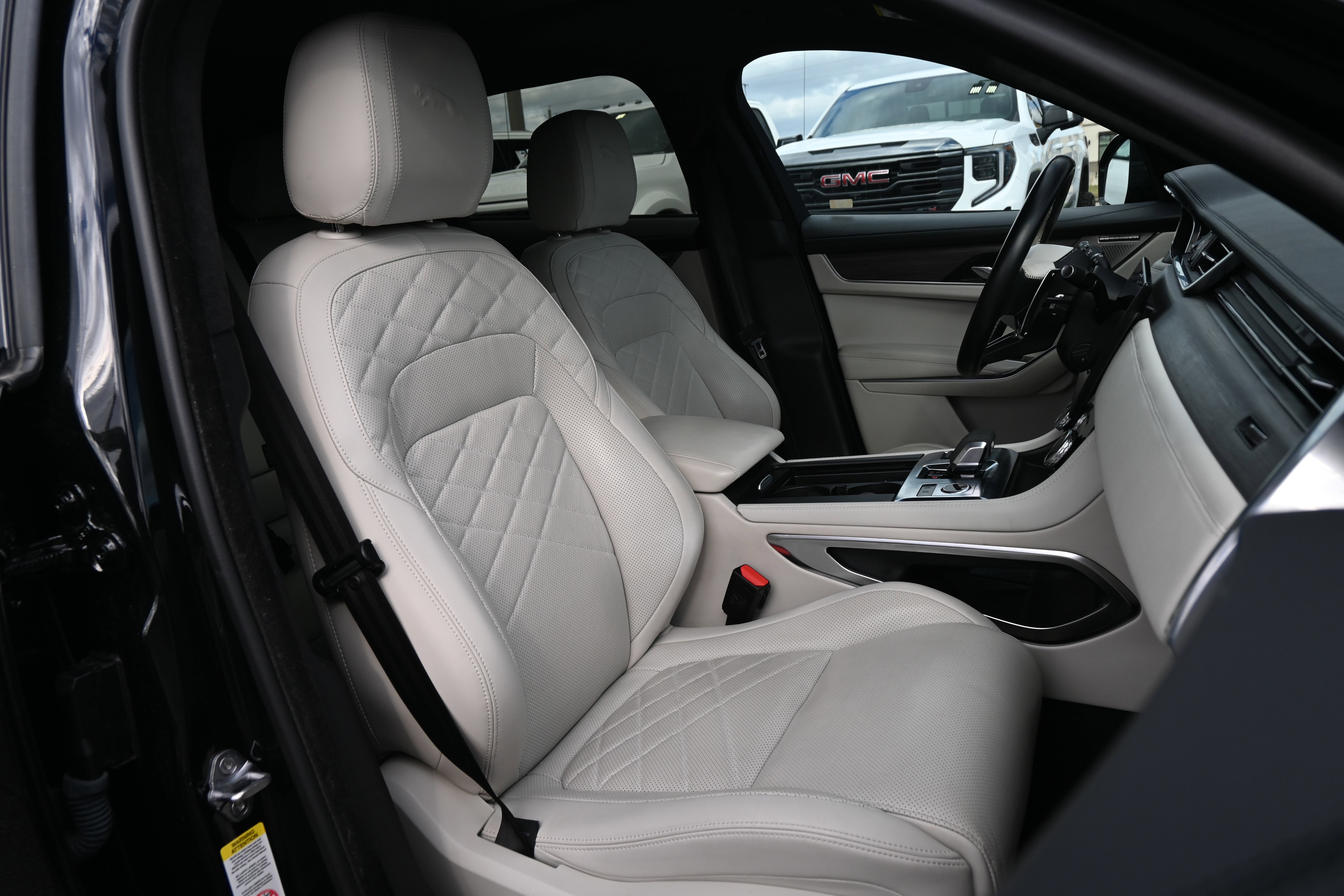 Used 2023 Jaguar F-PACE S image 18