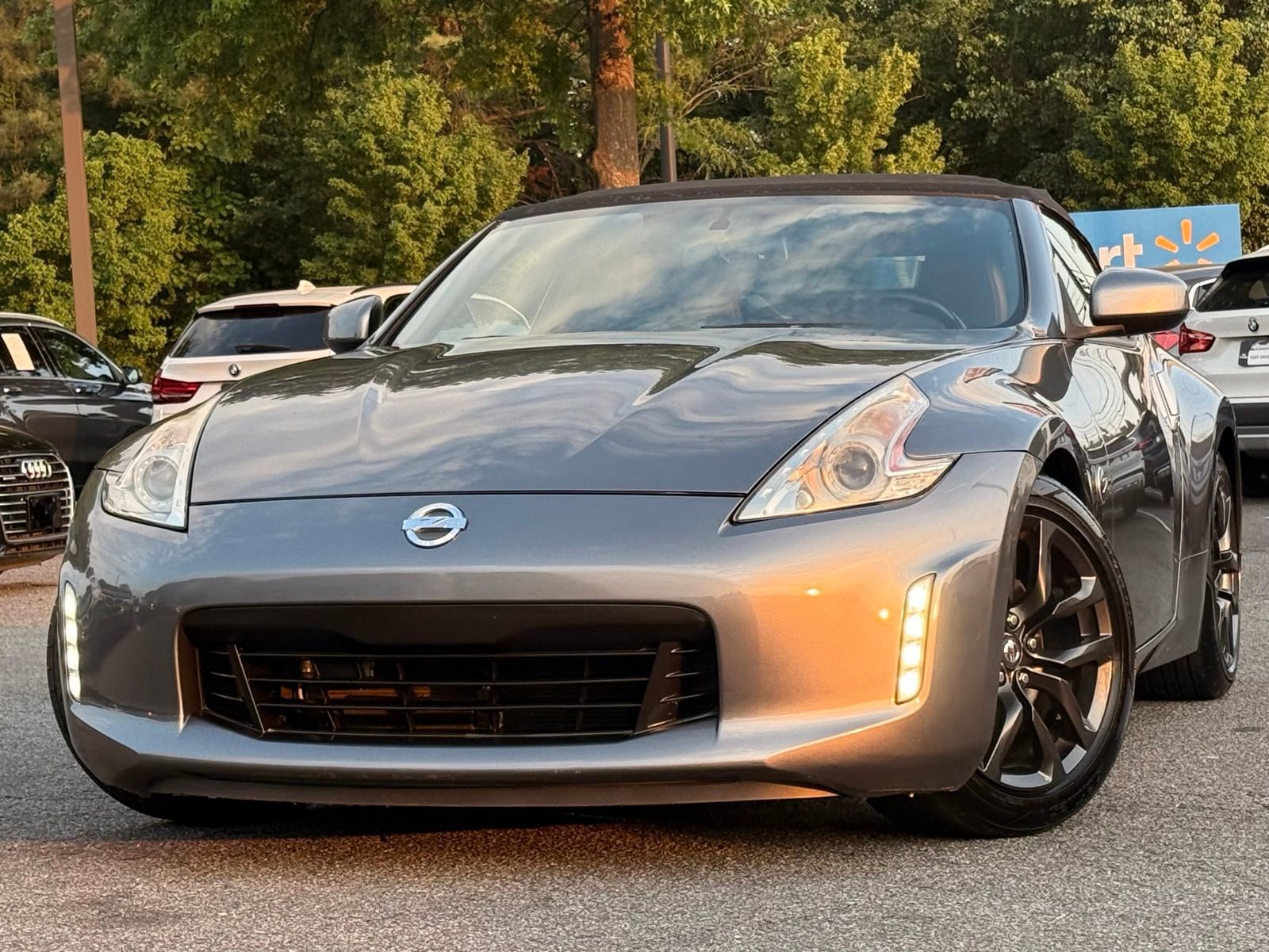 Used 2014 Nissan 370Z Touring RWD image 1