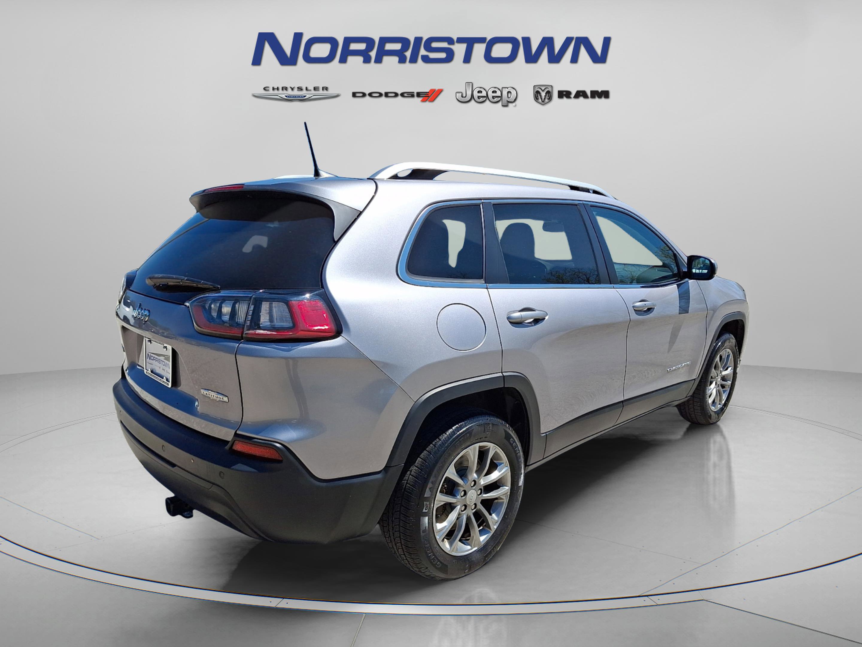 Certified 2019 Jeep Cherokee Latitude Plus AWD/4WD image 6