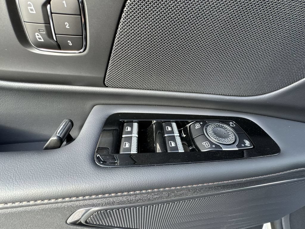 New 2026 Lincoln Nautilus Premier AWD/4WD image 13