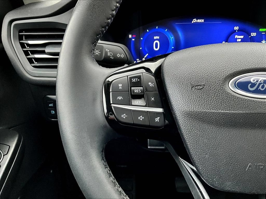 Used 2022 Ford Escape Titanium AWD/4WD image 15