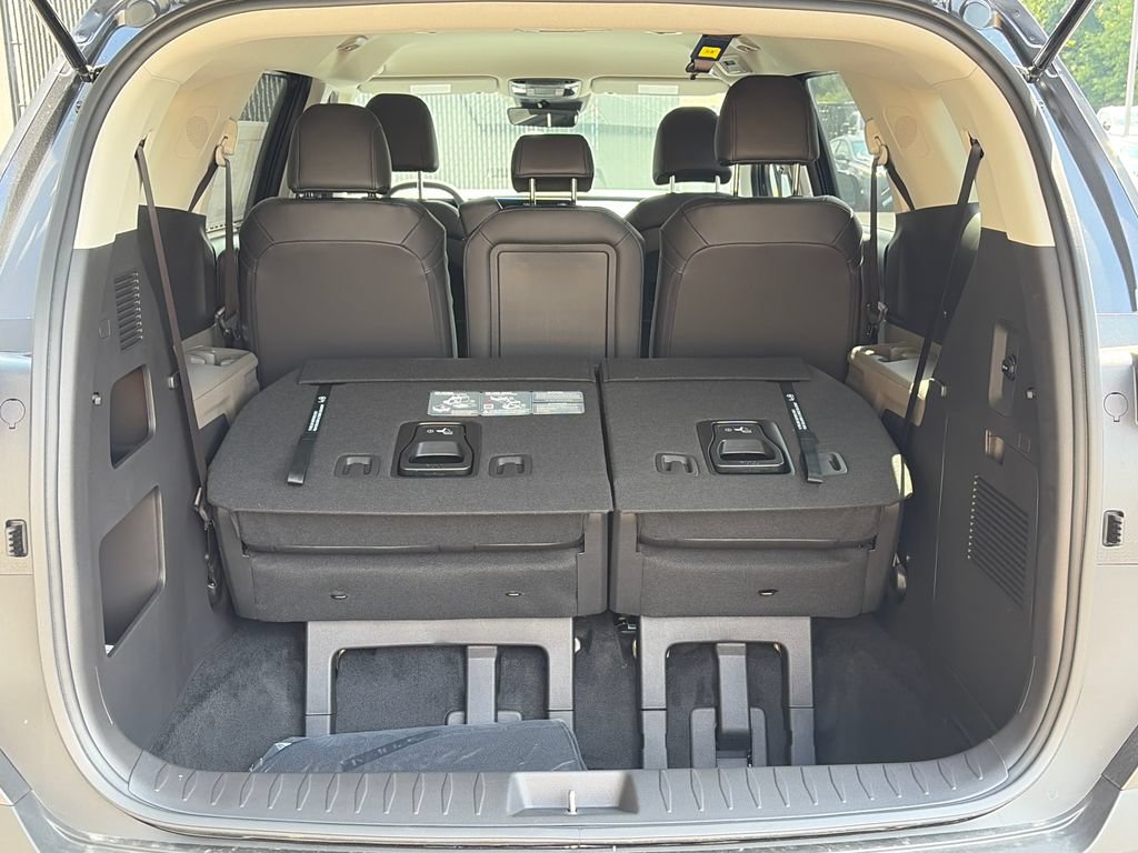 New 2027 Kia Carnival FWD image 7