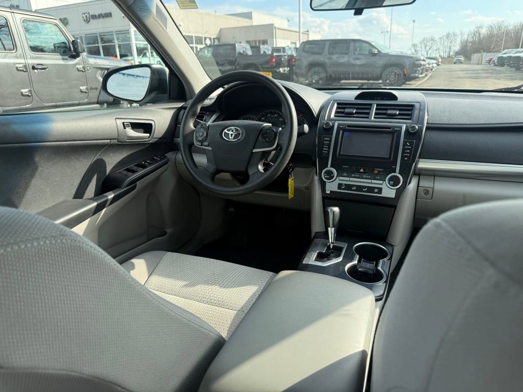Used 2012 Toyota Camry LE image 37
