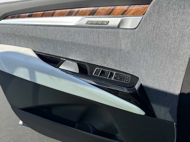New 2026 Cadillac Escalade Platinum Sport w/ LPO, ONYX Package AWD/4WD image 21