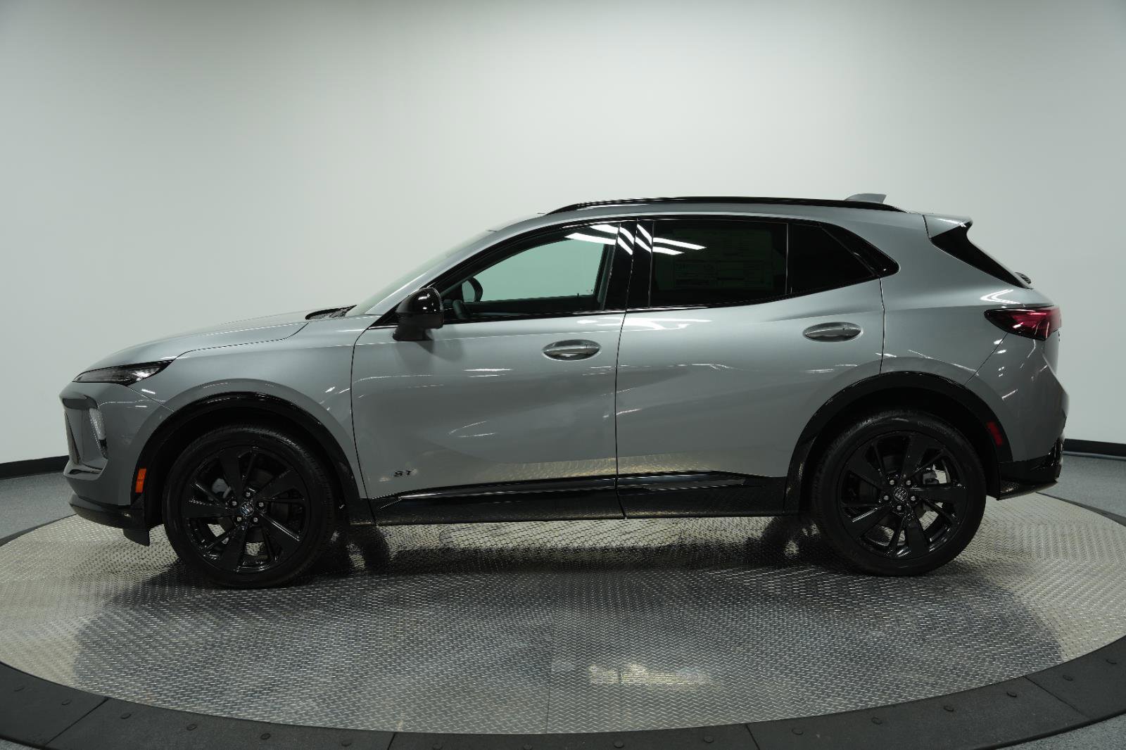 New 2025 Buick Envision Sport Touring image 6