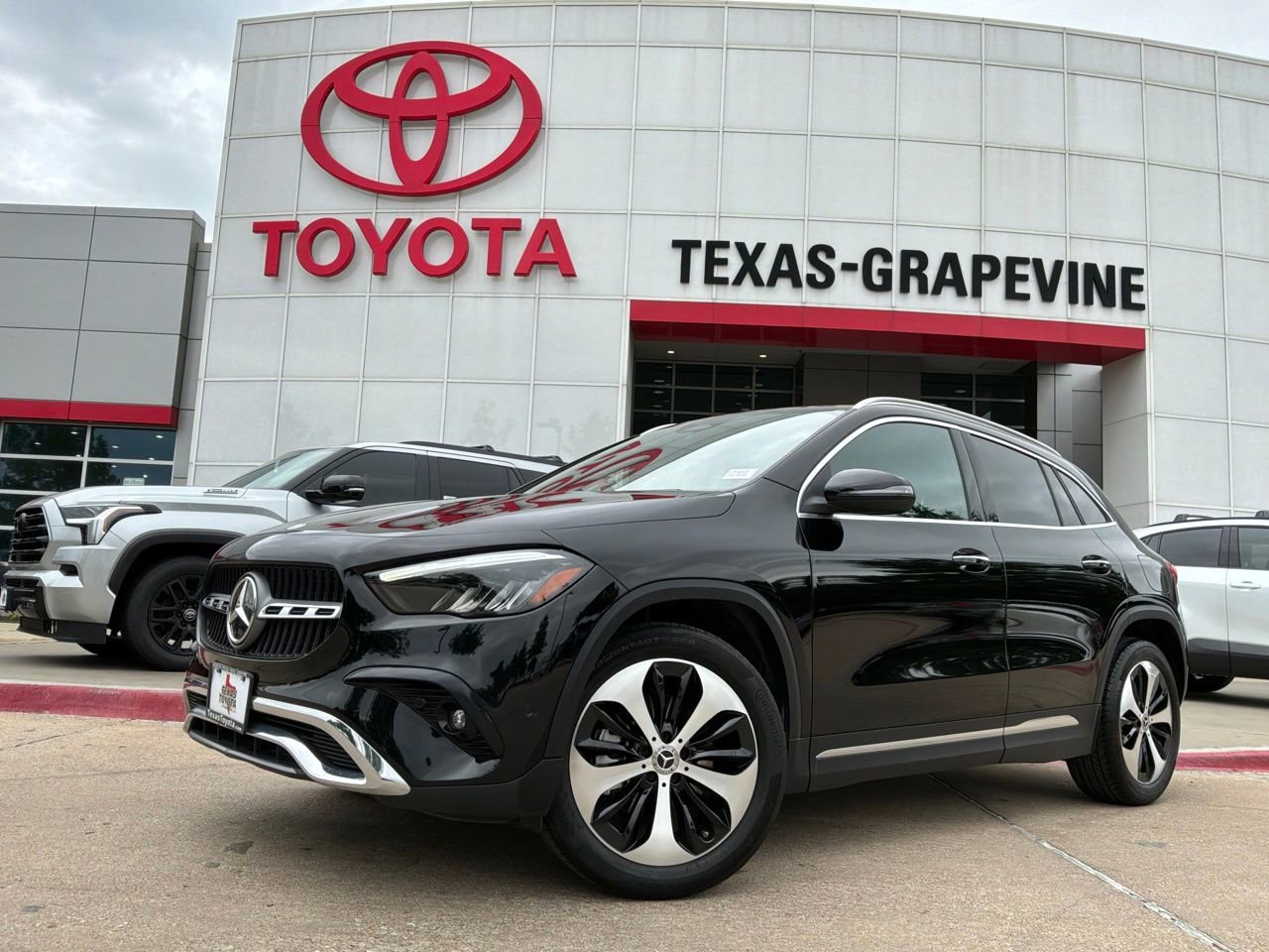 Used 2025 Mercedes-Benz GLA 250 image 2