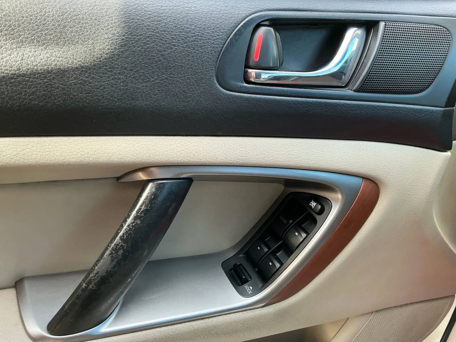 Used 2006 Subaru Outback 3.0R L.L. Bean image 9