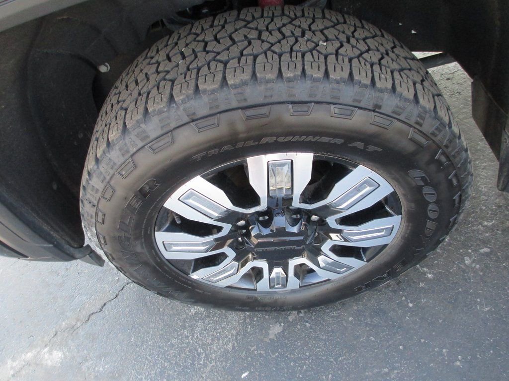 Used 2025 GMC Sierra 2500 Denali w/ Denali Reserve Package image 14