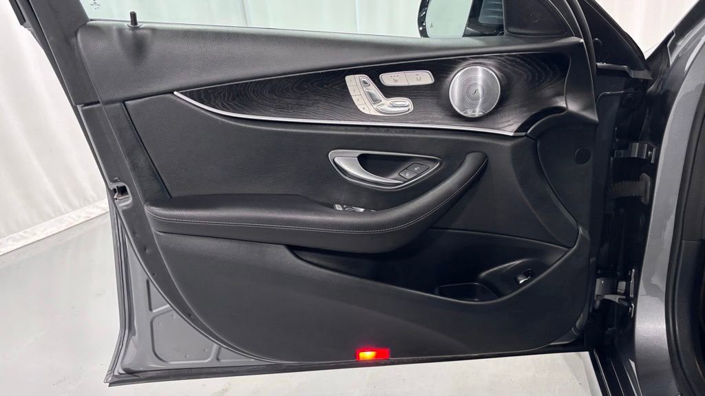 Used 2019 Mercedes-Benz E 300 4MATIC image 16