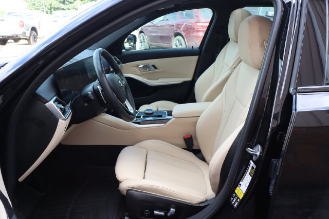 Used 2023 BMW 330i xDrive Sedan w/ Premium Package AWD/4WD image 11