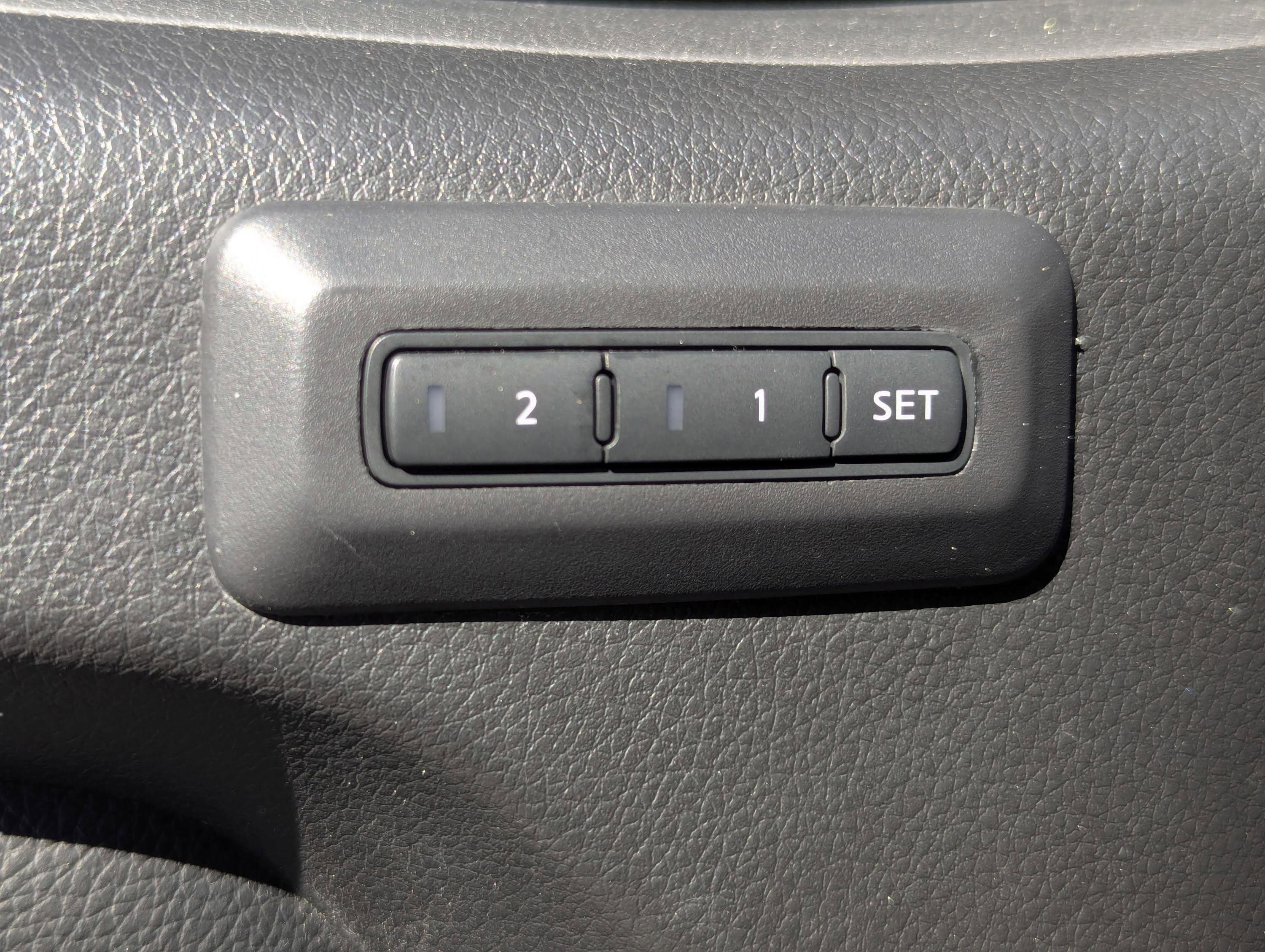 Used 2024 Nissan Titan PRO-4X w/ Pro-4x Convenience Package image 27