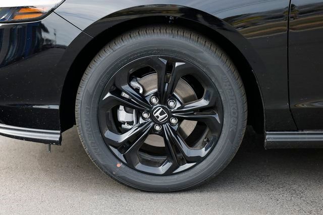 Used 2025 Honda Accord SE image 5